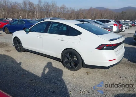 2024 Honda Accord Hybrid Sport-L z USA, uszkodzony, nr VIN 1HGCY2F70RA028900